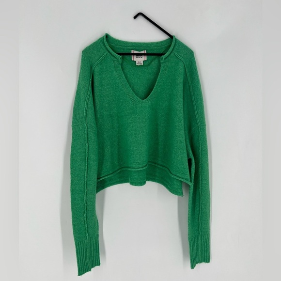 BDG Cardiff Notch Neck Soft Cropped Raw Hem Boxy Fit Slit Sweater In Green - Picture 2 of 6